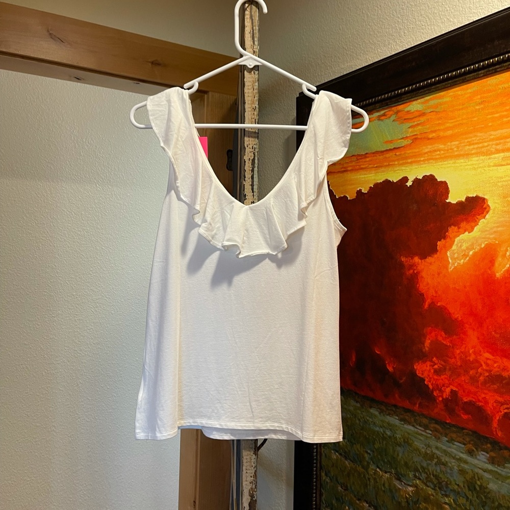 NWT white LILLY PULITZER top